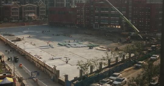 10天時間，一座學(xué)校塑膠跑道，建設(shè)完成