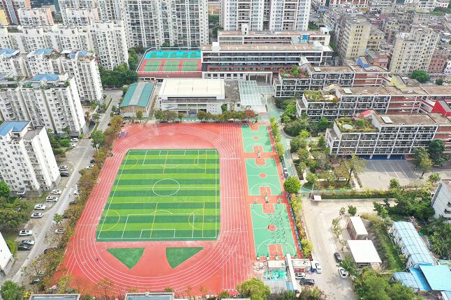 深圳運(yùn)動(dòng)場(chǎng)塑膠地板廠家，施工單位