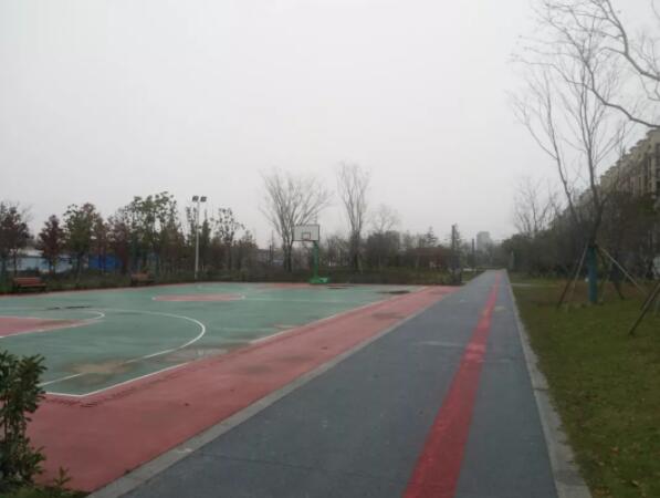 如泰運河北側(cè)(文江橋-張陳村)健身步道、籃球場