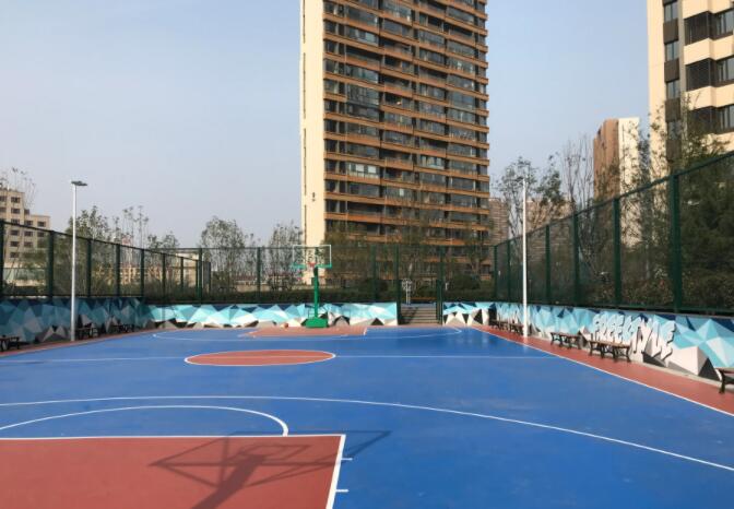 華潤(rùn)威海灣九里，小區(qū)自帶海景籃球場(chǎng)